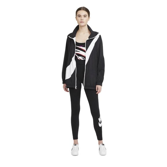 Women's Nike Sportswear Essential Black High-Waisted Leggings (XS) NWT - Picture 3 of 10